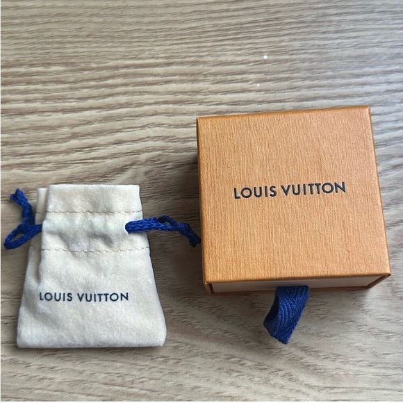 π₯#306 LOUIS VUITTON LOCK & KEY NECKLACEπ₯ - Picture 2 of 8